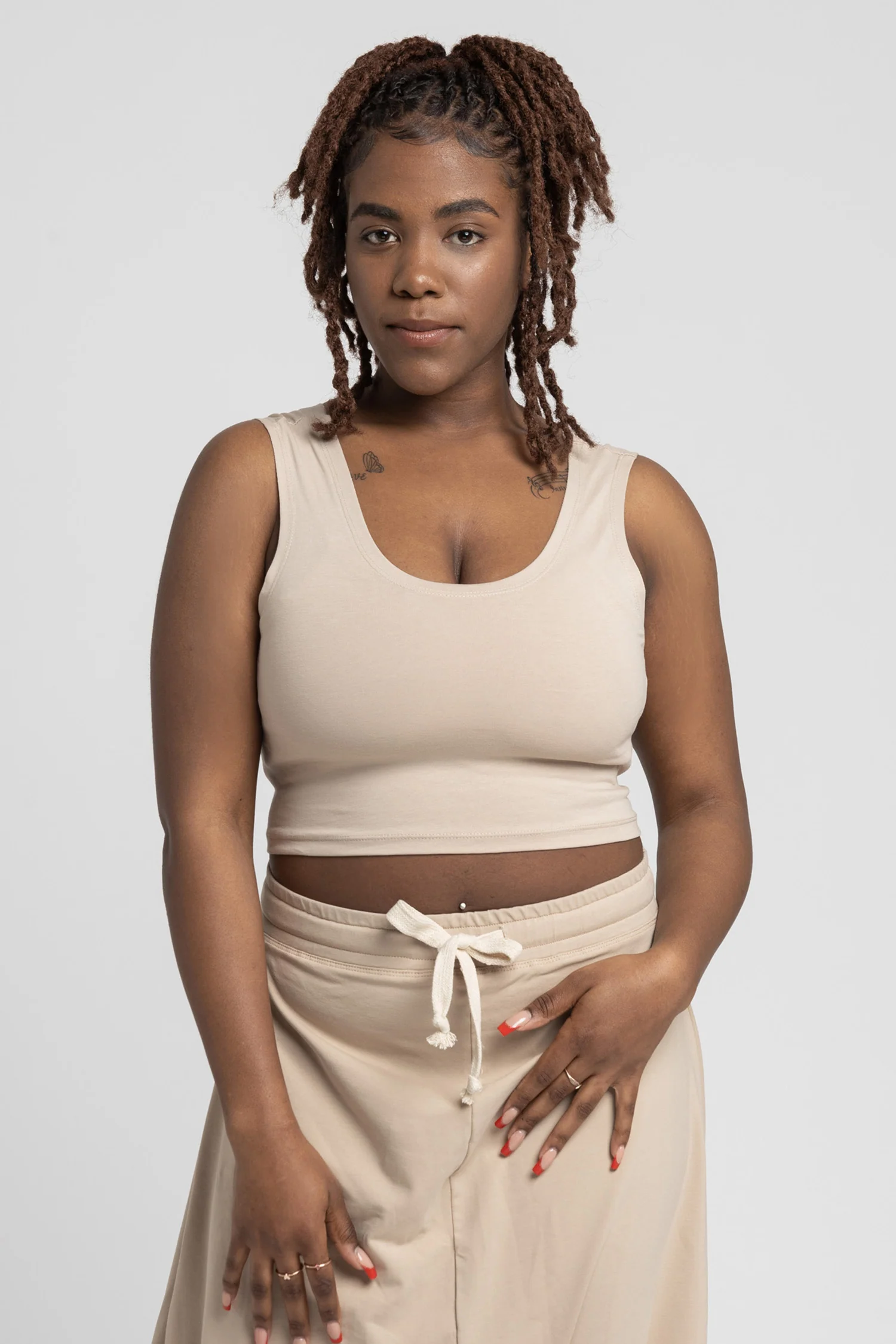 V Back Cropped Tank Top - Image 5